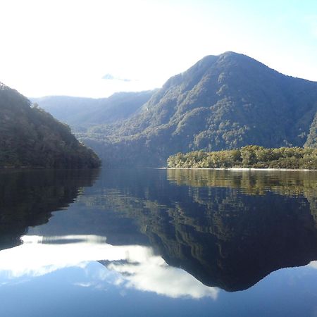 Shakespeare House Bed and Breakfast Te Anau Exterior foto