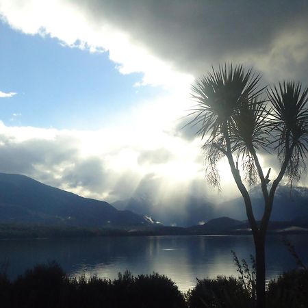 Shakespeare House Bed and Breakfast Te Anau Exterior foto